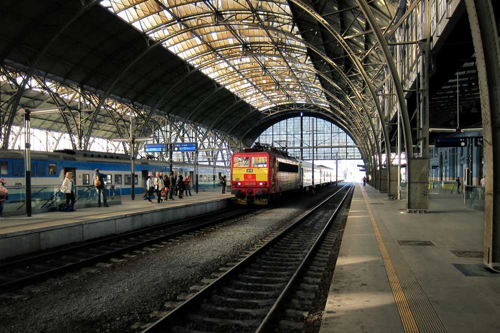 Smarter Reisen mit der DB Navigator App